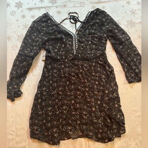Women’s Long Sleeve Floral V-Neck Dress - Black